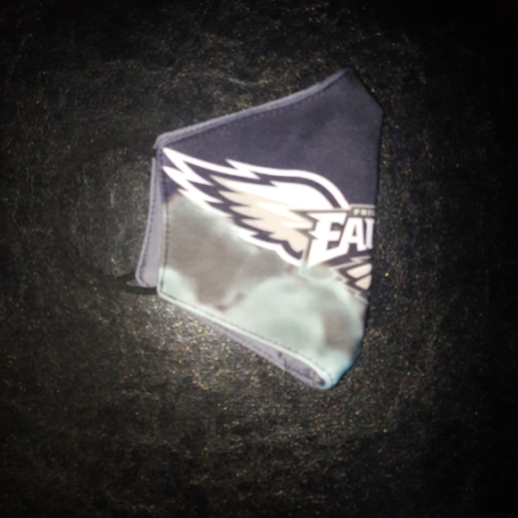 ❤NEW Philadelphia Eagles Face Mask❤ - Picture 3 of 8